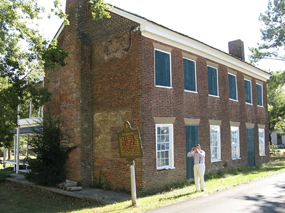 1482 Gower Inn north side. 2008